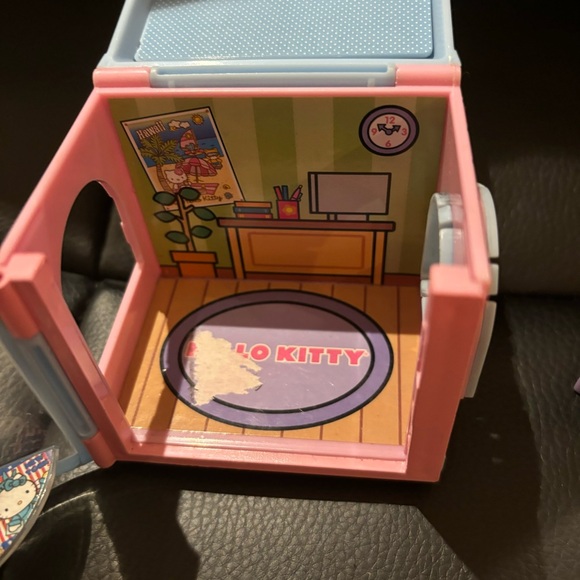 HELLO KITTY POLLY POCKET STYLE FIGURINE SET - Picture 11 of 15